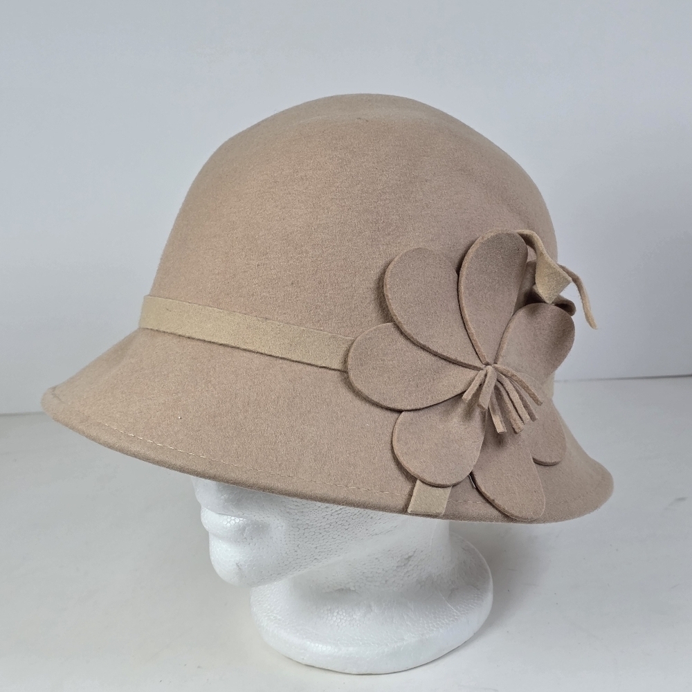 Vintage Tan Wool Cloche Brimmed Hat with Flower Accent